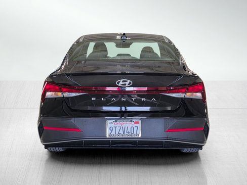 Certified 2025 Hyundai Elantra Sport FWD image 6