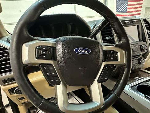Used 2018 Ford F250 Lariat image 27