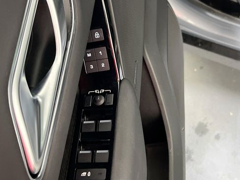 Used 2024 Land Rover Range Rover Velar Dynamic SE image 18