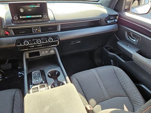 Certified 2024 Honda Pilot Sport image 10