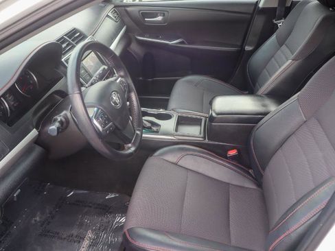 Used 2016 Toyota Camry SE FWD image 9