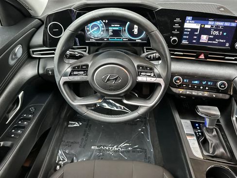 Used 2021 Hyundai Elantra SEL w/ Convenience Package image 14