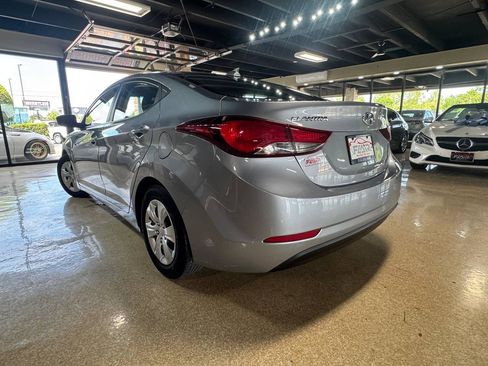 Used 2016 Hyundai Elantra SE FWD image 5