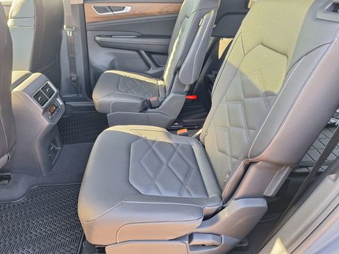 New 2026 Volkswagen Atlas SE FWD image 23