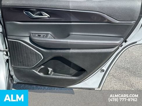 Used 2021 Jeep Grand Cherokee L Laredo w/ Luxury Tech Group I AWD/4WD image 18