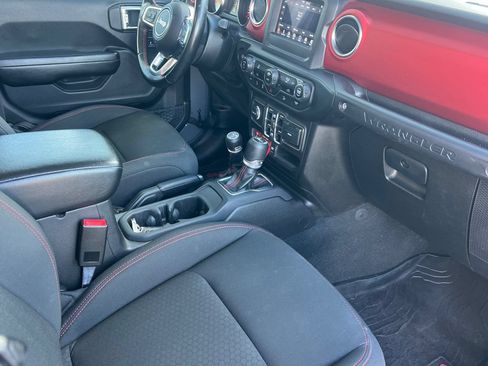 Used 2020 Jeep Wrangler Unlimited Rubicon w/ Steel Bumper Group AWD/4WD image 17