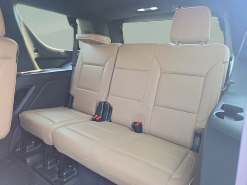 Used 2021 Chevrolet Tahoe Premier w/ Premium Package AWD/4WD image 27