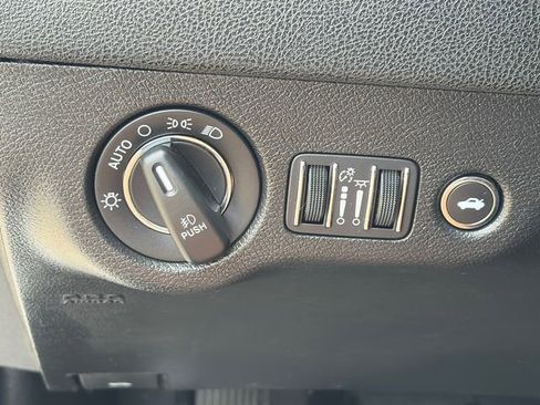 Used 2022 Chrysler 300 Touring L RWD image 20