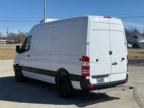 Used 2015 Freightliner Sprinter 2500 w/ Additional Battery Package image 5