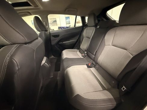 Used 2024 Subaru Crosstrek 2.0i Premium image 20
