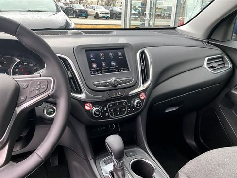 Used 2024 Chevrolet Equinox LT image 18