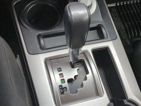 Used 2022 Toyota 4Runner SR5 AWD/4WD image 9