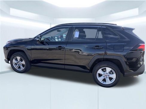 Used 2022 Toyota RAV4 XLE image 17