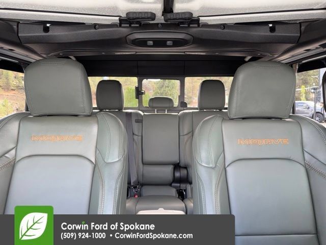 Used 2025 Jeep Gladiator Mojave AWD/4WD image 34