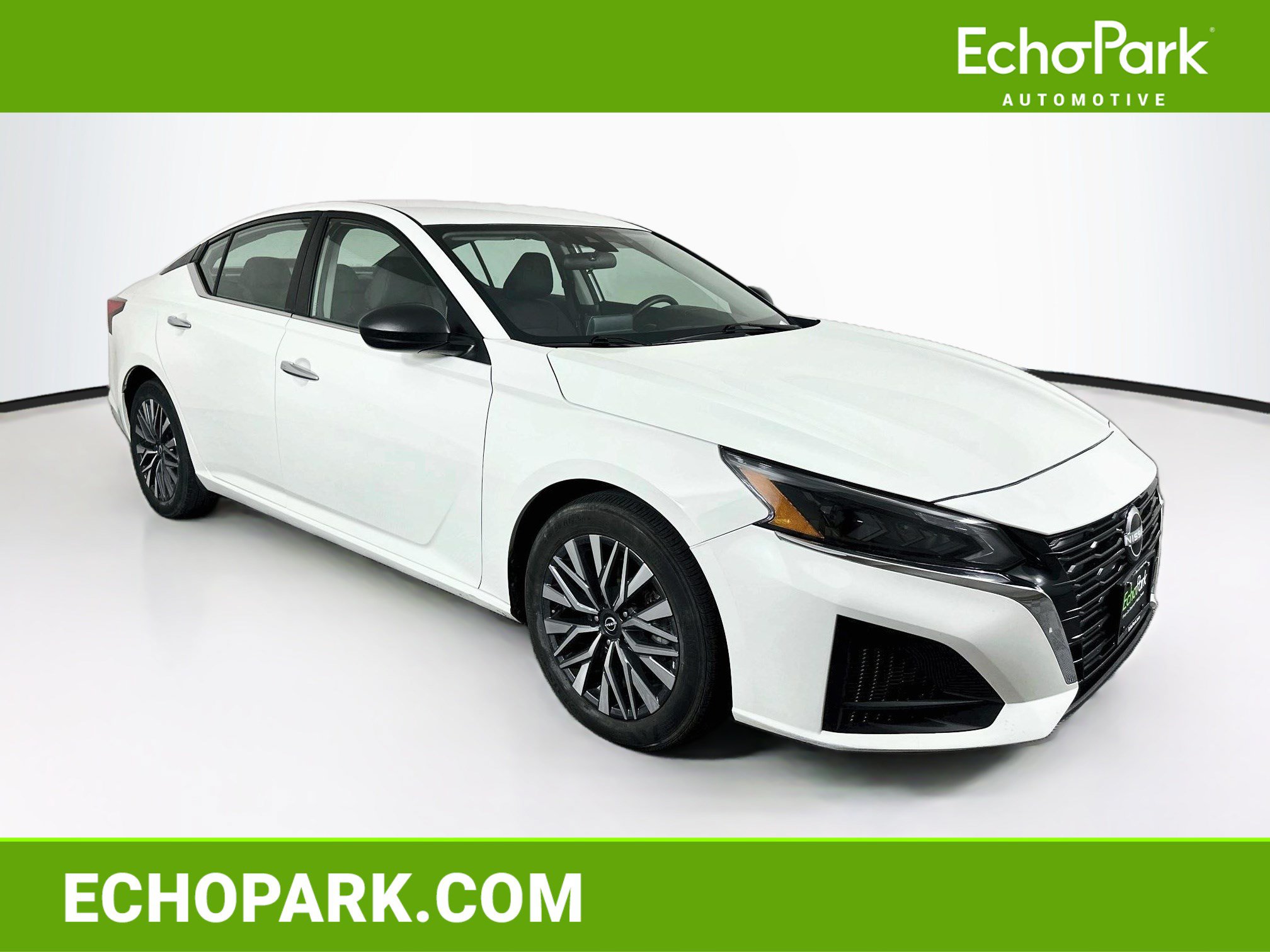Used 2025 Nissan Altima 2.5 SV FWD image 1