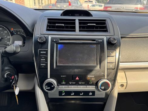Used 2012 Toyota Camry LE image 41