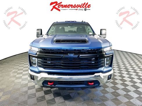 Used 2024 Chevrolet Silverado 2500 LT image 2