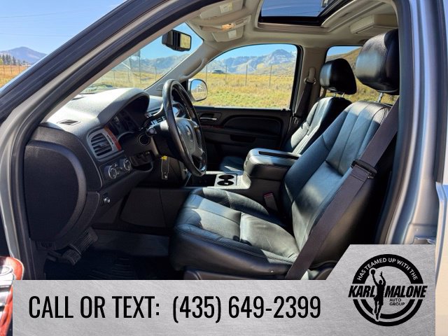 Used 2013 GMC Yukon XL SLT w/ SLT-2 Equipment Package AWD/4WD image 16