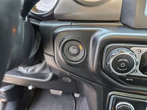 Used 2021 Jeep Wrangler Unlimited Sport image 21