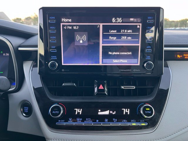 Used 2019 Toyota Corolla XSE FWD image 18