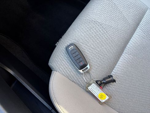 Used 2025 Nissan Rogue SV image 21