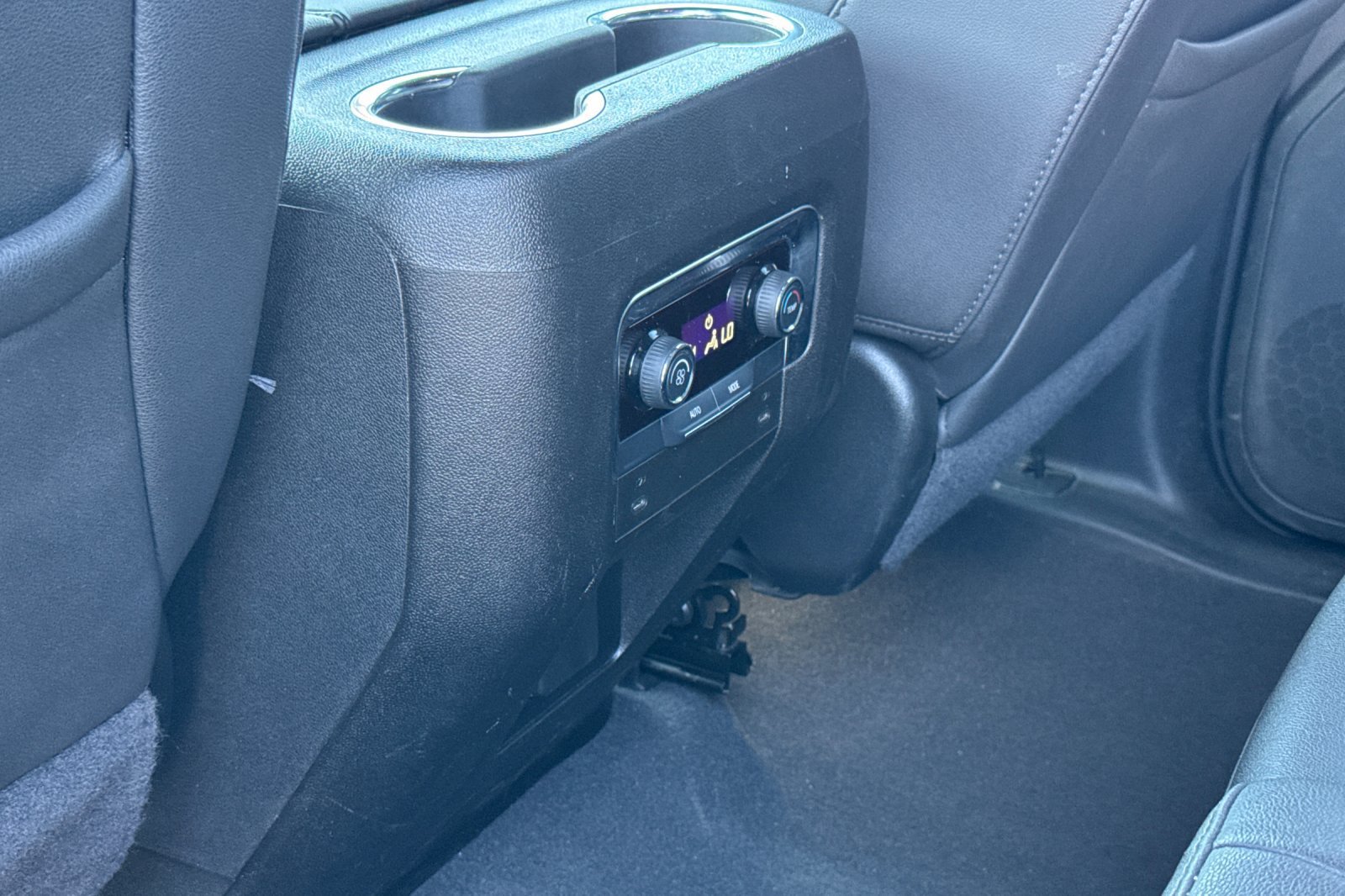 Used 2025 Chevrolet Tahoe Z71 AWD/4WD image 43
