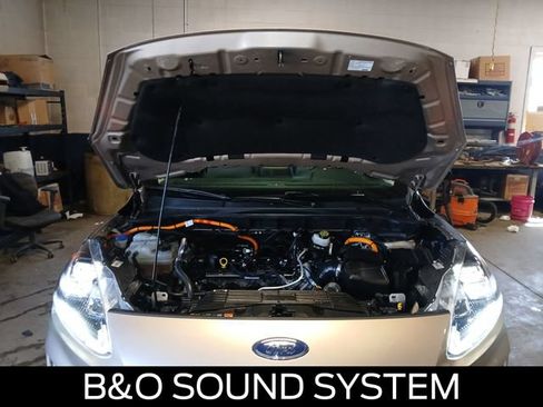 Used 2020 Ford Escape Titanium AWD/4WD image 14