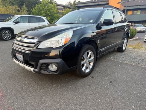 Used 2013 Subaru Outback 3.6R Limited AWD/4WD image 1