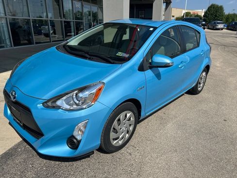 Used 2015 Toyota Prius C One FWD image 3