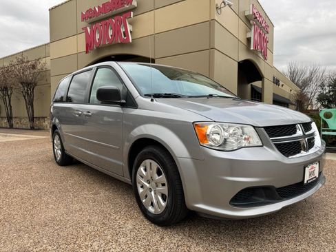 Used 2017 Dodge Grand Caravan SE w/ Power Window Group image 6