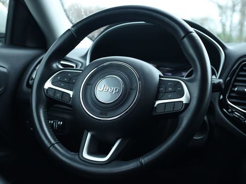 Used 2020 Jeep Compass Latitude FWD image 6