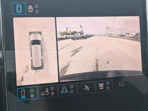 Used 2025 GMC Yukon XL Denali w/ Denali Reserve Package image 13