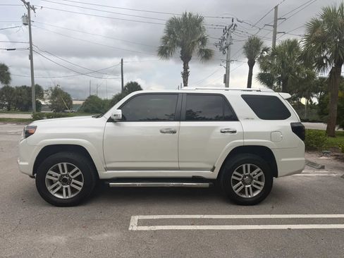 Used 2013 Toyota 4Runner Limited AWD/4WD image 4