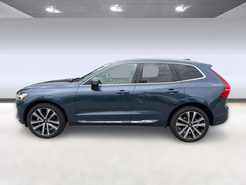 Used 2023 Volvo XC60 B5 Ultimate w/ Climate Package FWD image 2