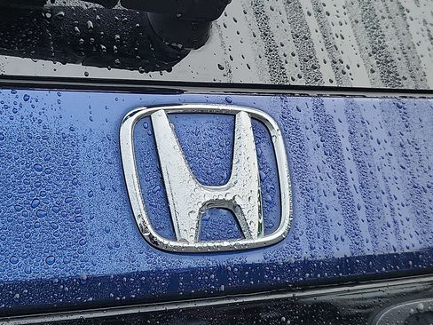 Certified 2023 Honda Pilot Touring image 2