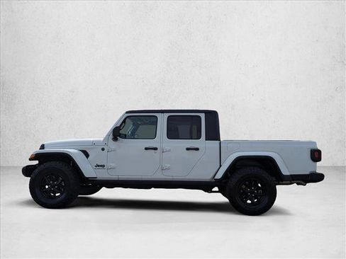 Used 2022 Jeep Gladiator Sport AWD/4WD image 8