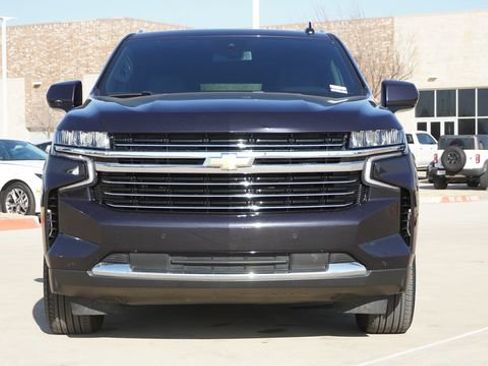 Used 2024 Chevrolet Suburban LT image 2