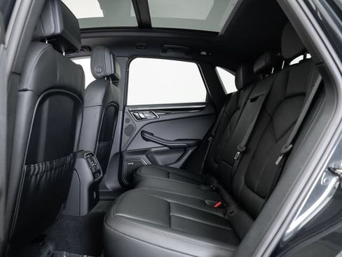 Certified 2026 Porsche Macan AWD/4WD image 26