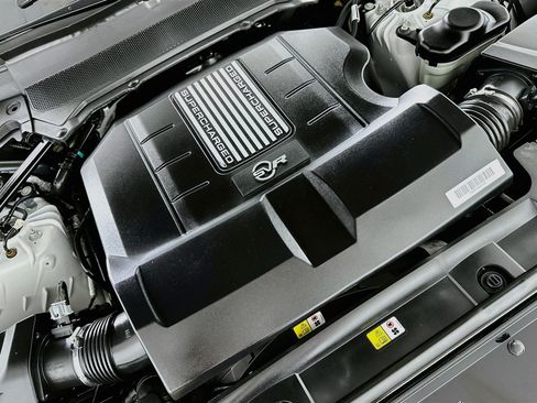 Used 2022 Land Rover Range Rover Sport SVR Carbon Edition AWD/4WD image 33