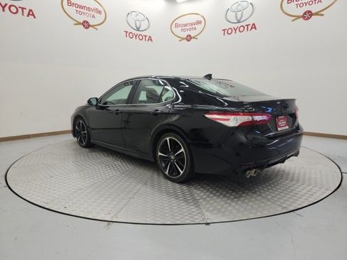 Used 2020 Toyota Camry XSE image 6