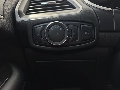 Used 2018 Ford Edge SEL w/ Equipment Group 201A AWD/4WD image 42