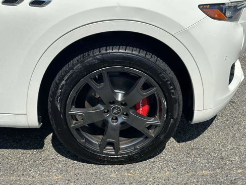 Used 2021 Maserati Levante image 10