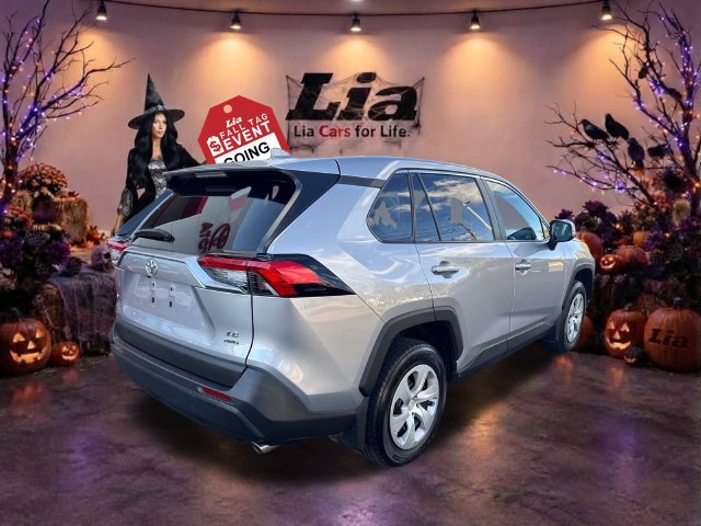 Used 2024 Toyota RAV4 LE AWD/4WD image 3
