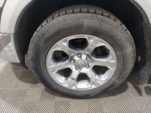 Used 2016 RAM 1500 Laramie AWD/4WD image 6