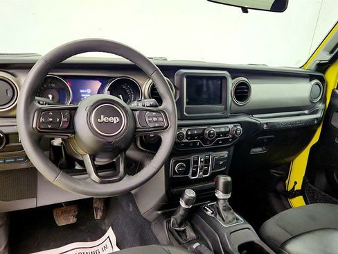 Used 2023 Jeep Wrangler Unlimited w/ Cold Weather Group image 11