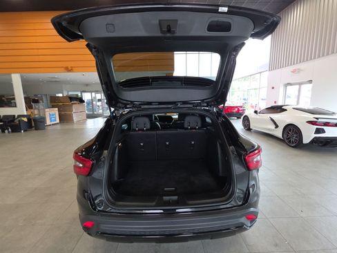 Used 2025 Chevrolet Trax RS w/ Driver Confidence Package FWD image 27