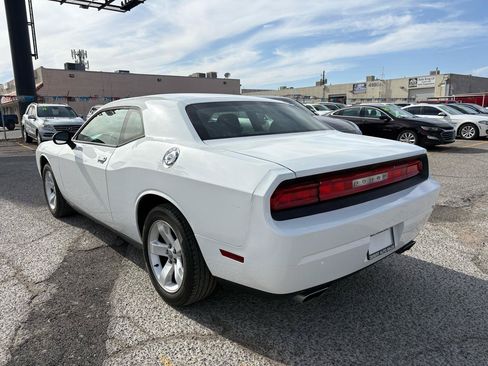 Used 2013 Dodge Challenger SXT RWD image 4