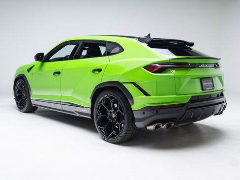 Used 2023 Lamborghini Urus Performante AWD/4WD image 4