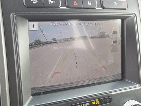Used 2019 Ford Expedition XLT w/ Equipment Group 202A AWD/4WD image 7