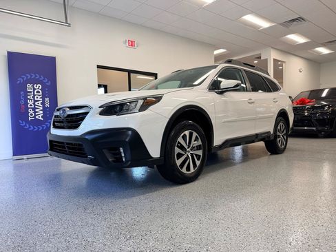 Used 2020 Subaru Outback Premium AWD/4WD image 4